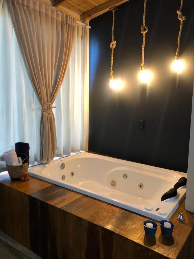 Pousada Vista Ao Farol Hotel ฟาโรล เด ซานตามาร์ตา ภายนอก รูปภาพ