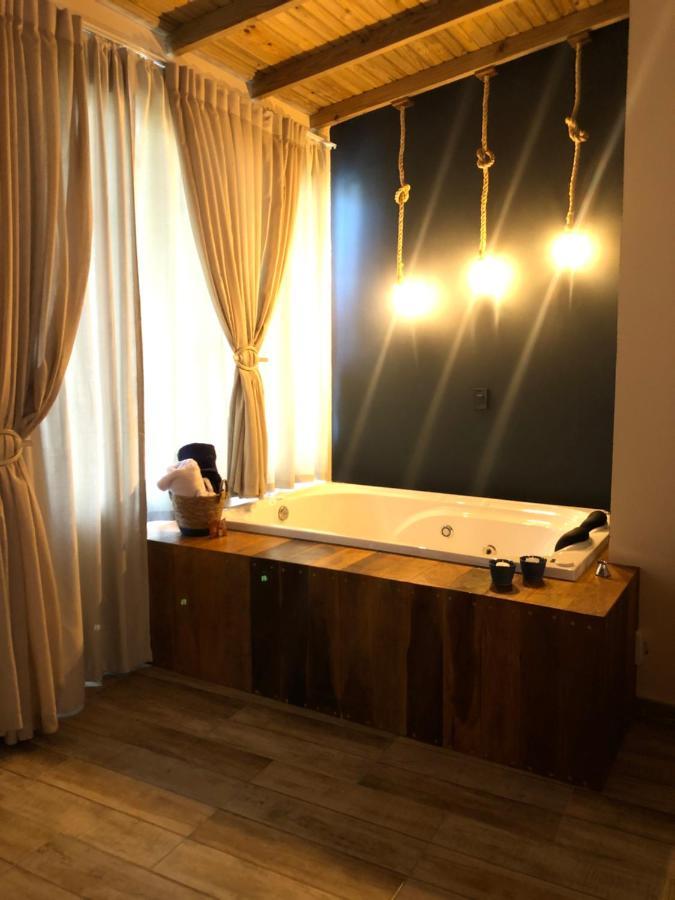Pousada Vista Ao Farol Hotel ฟาโรล เด ซานตามาร์ตา ภายนอก รูปภาพ